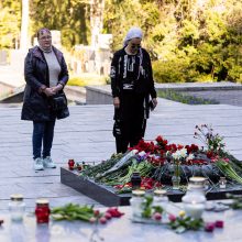 Gegužės 9-osios minėjimas Vilniuje: mažiau pompastikos ir nuoskauda dėl sovietinių paminklų  