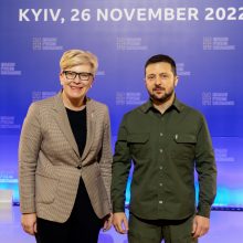 Premjerė žada tolesnę karinę paramą Ukrainai: kratysim lentynas, ką galėsim – atiduosim