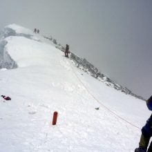 Šį kopimo į Everestą sezoną mirė ar žuvo jau 7 alpinistai