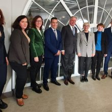 Ministrė su diplomatais sutarė populiarinti vokiečių ir prancūzų kalbas mokyklose