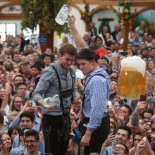 Miunchene liejasi alus: prasidėjo kasmetinis festivalis „Oktoberfest“