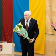 V. Adamkus sako gavęs vieną svarbiausių apdovanojimų savo gyvenime