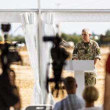 Ministras: nauji kariniai miesteliai suteiks kariams visai kitas tarnybos sąlygas