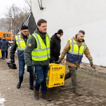 Reikia padėti ukrainiečiams ištverti žiemą: iškeliauja pirmi generatoriai, šildytuvai