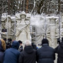 Vilnius nepaiso JT komiteto perspėjimų: pradėtos ardyti sovietinės skulptūros