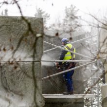 Vilnius nepaiso JT komiteto perspėjimų: pradėtos ardyti sovietinės skulptūros