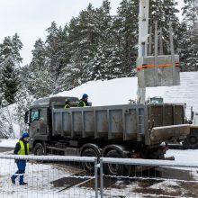 Vilniaus Antakalnio kapinėse nukeltos sovietinės skulptūros