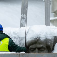 Vilniaus Antakalnio kapinėse nukeltos sovietinės skulptūros