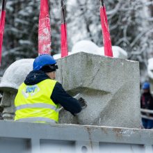 Vilniaus Antakalnio kapinėse nukeltos sovietinės skulptūros