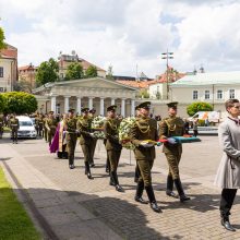 Atsisveikinimas su A. Adamkiene: išreikšti pagarbą plūdo žmonės iš visos Lietuvos