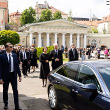 Atsisveikinimas su A. Adamkiene: išreikšti pagarbą plūdo žmonės iš visos Lietuvos