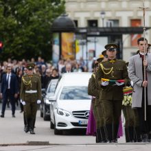 Atsisveikinimas su A. Adamkiene: išreikšti pagarbą plūdo žmonės iš visos Lietuvos