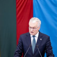 Prezidentas apie „čekiukų skandalą“: piktina keisti paaiškinimai ir atsakomybės neigimas