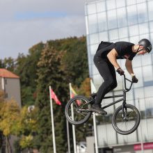 Judėjimo sveikuoliai okupavo Vienybės aikštę: kai kurie jų tokiais tapo tik šiandien