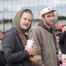 Judėjimo sveikuoliai okupavo Vienybės aikštę: kai kurie jų tokiais tapo tik šiandien