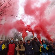 Kijeve – tūkstantiniai protestai prieš V. Zelenskio taikos planą