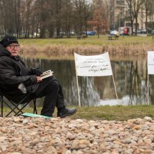 Menininkas užkūrė pirtį biurokratams