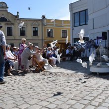 „Baltų kultūros banga“ vilnijo Klaipėdos širdyje