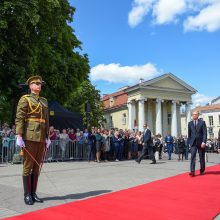 D. Grybauskaitė perdavė Prezidento rūmus G. Nausėdai