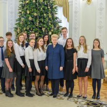 Į Prezidentūrą sugužėjo kaimyninėse šalyse gyvenančių lietuvių vaikai