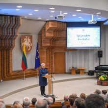 D. Grybauskaitė pasveikino Vyriausybę su 100-uoju gimtadieniu