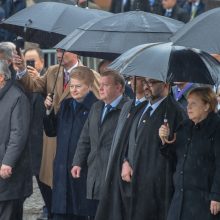 Per pietus Paryžiuje šalia JAV prezidento sėdėjo V. Putinas