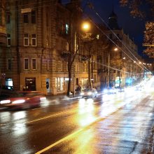 Lietuvoje eismo sąlygas sunkina plikledis 