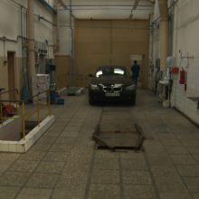 Seimo garažas neša tik nuostolius, bet politikai privilegijų atsisakyti nenori