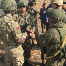 Turkija ir Rusija pradėjo bendrą patruliavimą Šiaurės Sirijoje