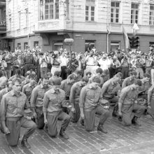 Kolegų atsisveikinimas su žuvusiaisiais