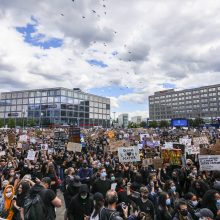 Berlyne ir Londone – protestai: sužeisti dešimtys policininkų