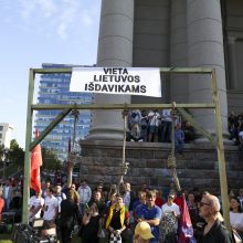 Žydų atstovai, I. Šimonytė pasmerkė Holokausto simbolikos naudojimą mitinge prie Seimo