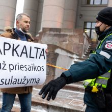 Opozicijos atstovai neskuba smerkti Sausio 13-osios minėjimą trikdžiusių protestuotojų