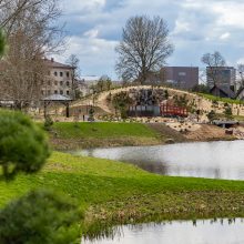 Pražydusios sakuros kviečia į naują žaliąją Vilniaus erdvę – Japonišką sodą