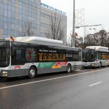 Patriotiškas partizanų istorijas vilniečiams primins užrašai ant autobusų