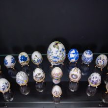 Kolekcininkų šeimą džiugina porcelianiniai kiaušiniai