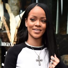 Rihanna mados debiutui Paryžiuje įkvėpimo sėmėsi iš Marijos Antuanetės