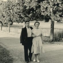 Laimingi: J. Lukšos ir N. Bražėnaitės vestuvių nuotrauka. 1950 m. liepos 23 d., Tiubingenas