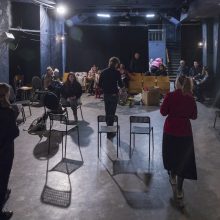 Karo atspindžiai Lvivo lėlių teatre – spektakliai slėptuvėje ir košmarų kamuojami pabėgėliai