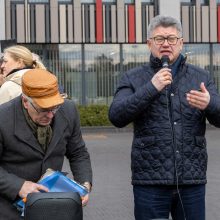 Surengė piketą prieš karjerą Pakarklės miške: beldėsi į tarybos narių sąžinę