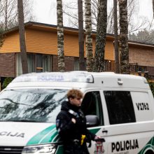 Policija tęsia darbą prie užpulto rusų disidento L. Volkovo namų