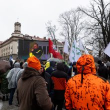 Ūkininkai nušvilpė ir prezidento patarėją: vėl skambėjo šūkis „gėda“