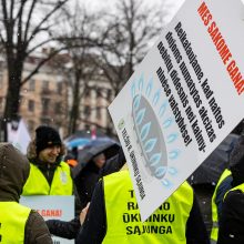 Ūkininkai nušvilpė ir prezidento patarėją: vėl skambėjo šūkis „gėda“