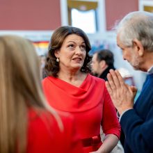 D. Nausėdienė atidarė tradicinę kalėdinę labdaros mugę
