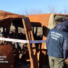 Siaubas Charkivo srityje: atkasti evakuaciniuose autobusuose sudegintų žmonių lavonai