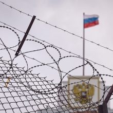„Meduza“: Rusijos parlamentas priėmė įstatymo projektą dėl nuteistųjų šaukimo į karinę tarnybą
