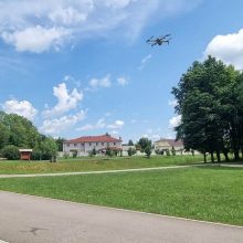 Klaipėdos apskrityje pareigūnai dronais stebėjo jaunimą