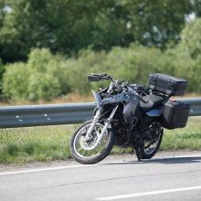 Per avariją Mažeikių rajone smūgis į automobilį motociklininkui buvo mirtinas