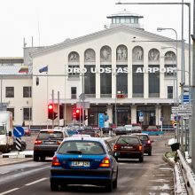 Tokių iššūkių Vilniaus oro uostas nematė 12 metų: kai kurie keleiviai jautėsi palikti „ant ledo“