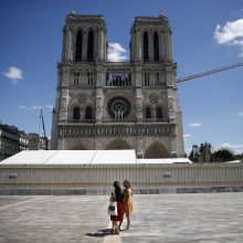 Paryžiaus katedros smailė turi būti atstatyta tokia pati, kokia buvo